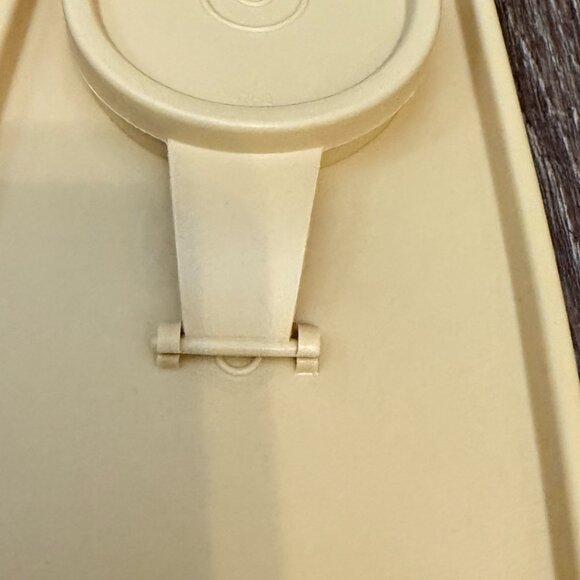 Tupperware Cereal Keeper - Picture 14 of 14